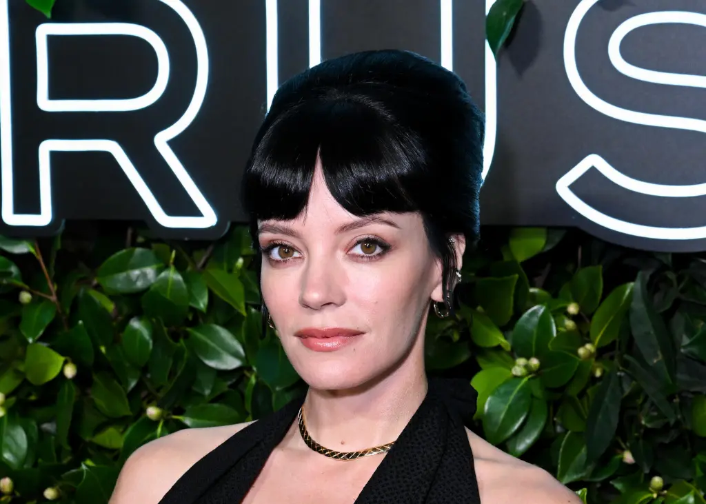 Lily Allen Opens Up About Touring Sober for the First Time