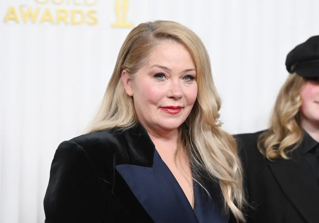 Christina Applegate Breaks Down Over MS Misdiagnosis